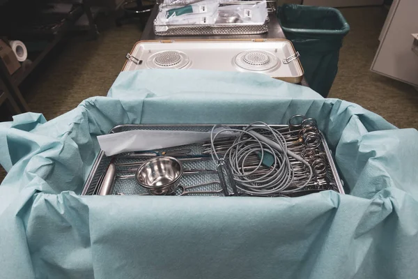 In a sterilization department in a hospital, cleaned instruments — Stock Photo, Image