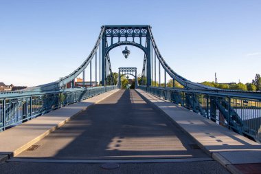 Wilhelmshaven 'daki tarihi Kaiser Wilhelm Köprüsü