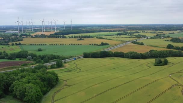 Drone Survole Paysage Mecklembourg Avec Son Autoroute Son Éolienne — Video