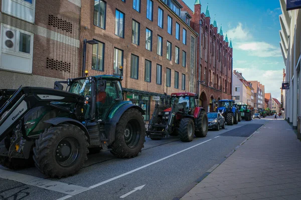 Veel Boeren Rijden Door Luebeck Met Hun Tractoren Als Teken — Stockfoto
