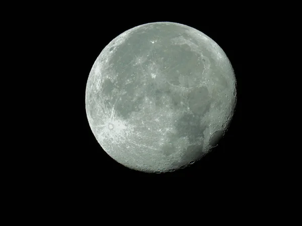 Grote Afnemende Maan Met Zijn Maankraters Aan Zwarte Nachtelijke Hemel — Stockfoto