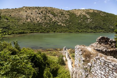 Göl ve antik Roma şehri. Butrint, Arnavutluk