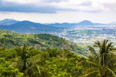 Phuket 'teki dağların güzel manzarası