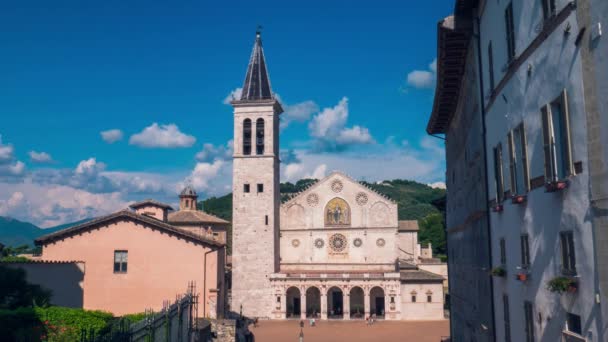Espoleto catedral timelapse com nuvens em movimento, Umbria, Itália — Vídeo de Stock