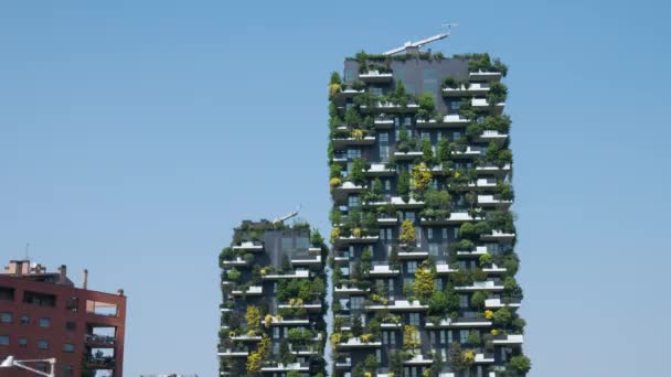 Bosco verticale (vertikaler Wald) Hochhäuser in Mailand, Hyperlapse — Stockvideo