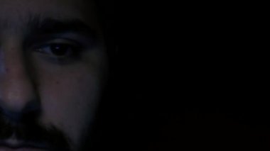 Yakın kadar atış hacker gözlük olmadan ortaya