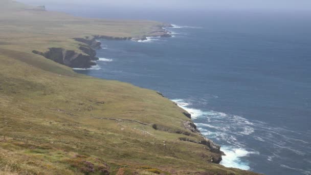 建立射击, 海洋海岸线, 爱尔兰 — 图库视频影像