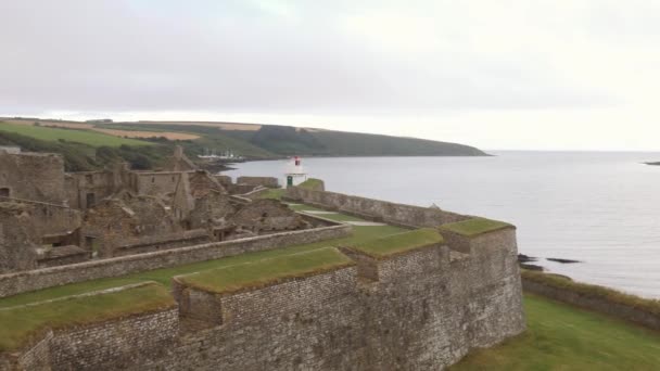 Панорама Чарльз Форт, зірка формі Форт з 17-го століття в Ірландії — стокове відео