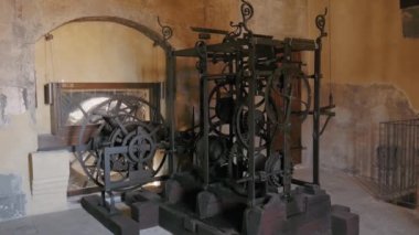 İç saat kulesi eski dişli ve clockwork Mantua
