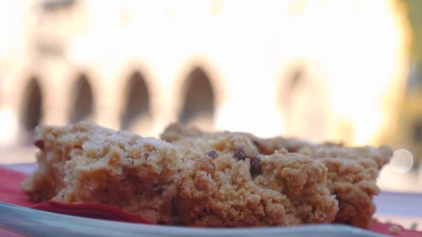 Focus shift of detail of sbrisolona traditional Mantua cake — Stock Video