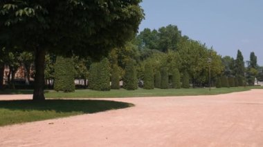 Mantua, Panorama 'daki Piazza Virgiliana