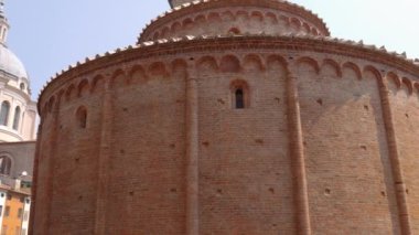 Rotonda di San Lorenzo Kilisesi ve kubbe Mantua Aziz Andreas Kilisesi