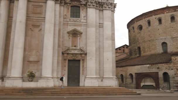 Alte Kathedrale von Brescia — Stockvideo