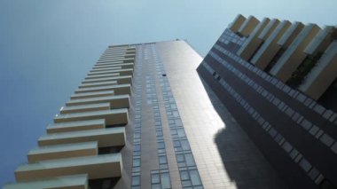 Konut gökdelenler aşağıdan Milan, İtalya'da görülen