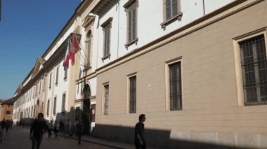 Pavia, İtalya-Mayıs 2016 yaklaşık: Pavia Üniversitesi, altı asırlık athaeneum giriş