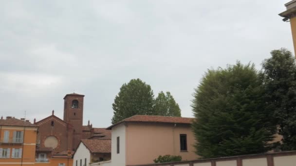 Vista panorámica de Piazza Ghislieri con la estatua del Papa Pío V en Pavía, PV, Italia — Vídeo de stock