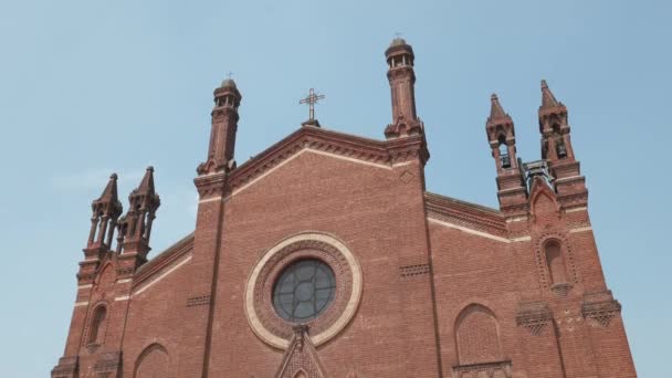 フランシスコ会の聖域を傾けるモルタラ、太陽光発電、イタリアで撮影 — ストック動画