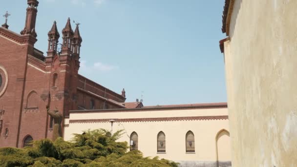 Panoramisch uitzicht van de Franciscaanse heiligdom in Mortara, Pv, Italië — Stockvideo