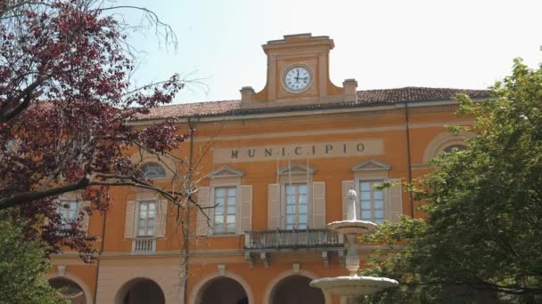 Belediye Binası ve Çeşme, Scanzorosciate, Pv, İtalya — Stok video