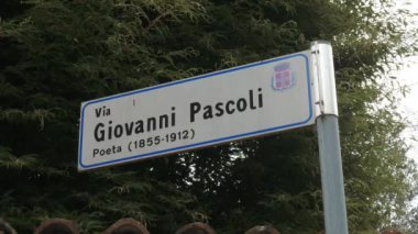 Sokak tabelası Via Giovanni Pascoli, Garlasco, Pv, İtalya