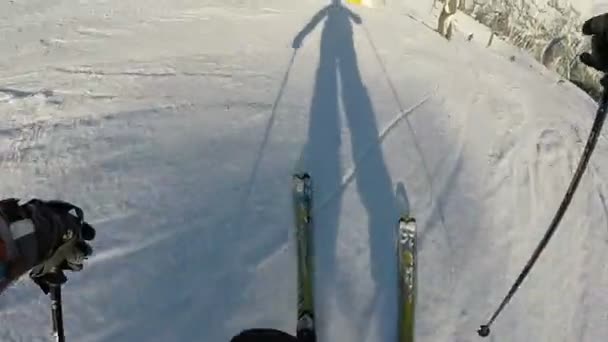 POV av en ski olycka och hösten — Stockvideo