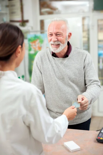 Medicina Farmacia Cuidado Salud Concepto Personas Feliz Cliente Masculino Senior — Foto de Stock