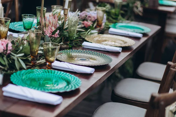 Table de mariage Boho pour un banquet nouvellement marié. — Photo
