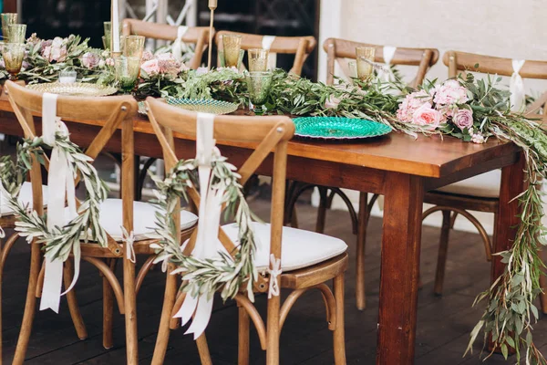 Boho bruiloft tafel voor een pasgetrouwd banket. — Stockfoto