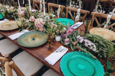 Yeni evliler için Boho düğün masası..