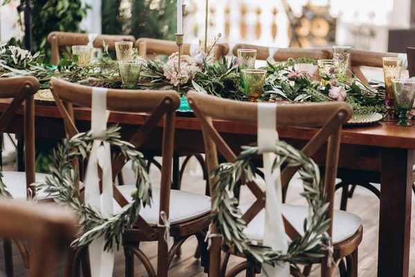 Boho bruiloft tafel voor een pasgetrouwd banket. — Stockfoto