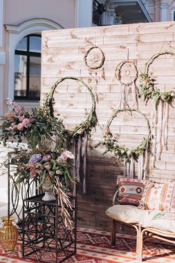 Boho tarzında dekore edilmiş fotoğraf bölgesi.