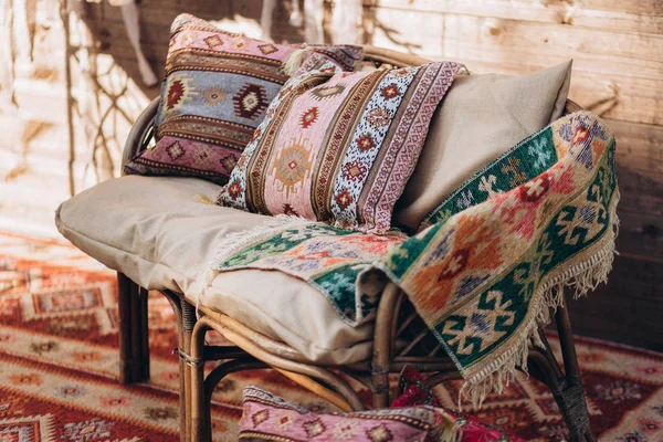 Boho tarzında dekore edilmiş fotoğraf bölgesi.
