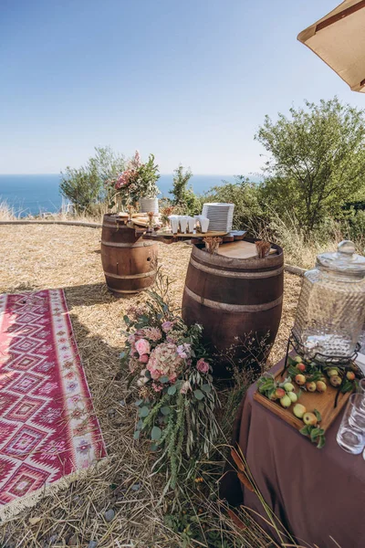 Mesa de boda Boho con decoración ecológica para invitados . — Foto de Stock