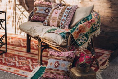 Boho tarzında dekore edilmiş fotoğraf bölgesi.