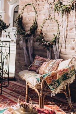 Boho tarzında dekore edilmiş fotoğraf bölgesi.