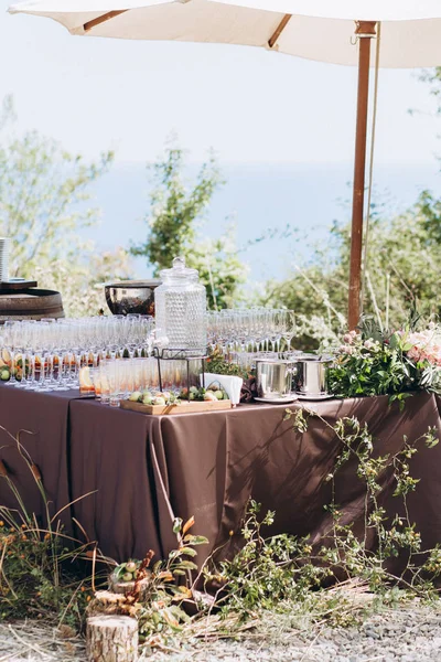 Catering para convidados na cerimônia de casamento . — Fotografia de Stock