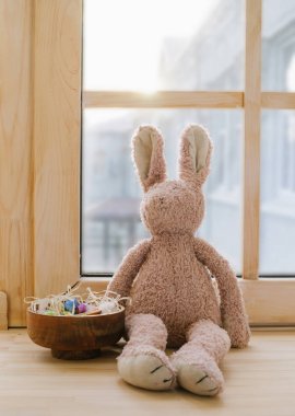 Kiev, Ukrayna - 21 Mart 2019. Tatlılar Moser roth, Paskalya kompozisyon çekim