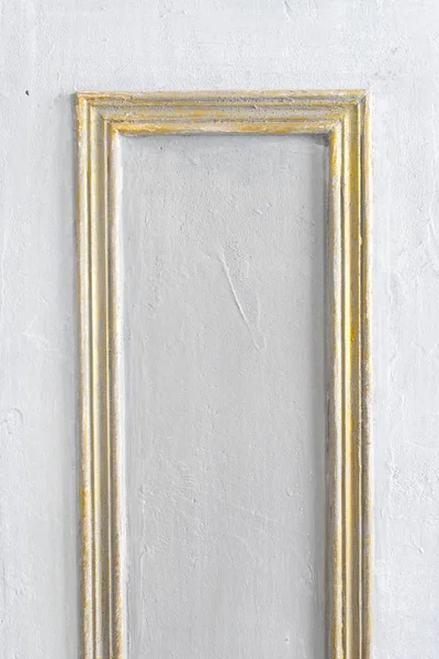Baixo-relevo de design de parede branca de luxo com molduras de estuque elemento rococó. Elementos de ornamento torsel para uso como textura ou fundo — Fotografia de Stock