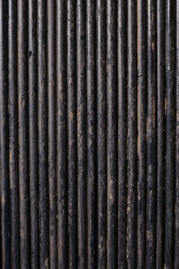 Petrol sondaj borusu. Paslı matkap boruları kuyu bölümünden delinmiş. Delik sondaj kulesi. Güverteye boru döşemek. Petrol ve benzin deposunun avlusundaki sondaj borularının görüntüsü.