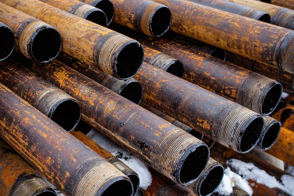 Tubos Invólucros Recuperados Estão Alinhados Racks Armazenamento Arrendamento Petróleo Califórnia — Fotografia de Stock