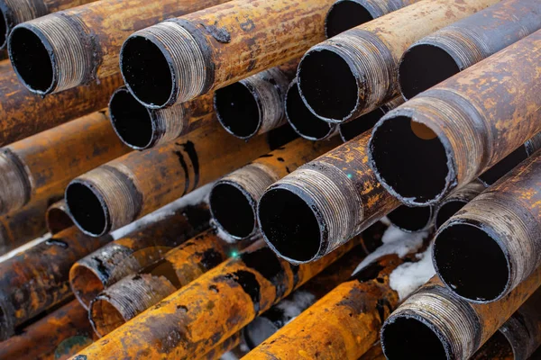 Tubos Invólucros Recuperados Estão Alinhados Racks Armazenamento Arrendamento Petróleo Califórnia — Fotografia de Stock