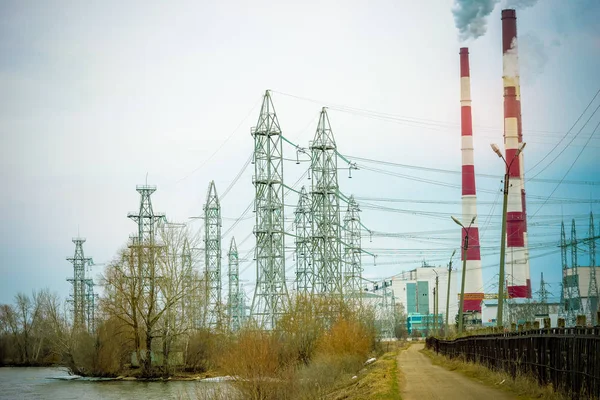 Główne Elektrownie Energetyczne Pomysły Oszczędność Energii Elektrownia Przemysłowa Kominkiem — Zdjęcie stockowe