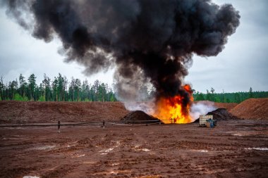 Petrol ve Gaz işleme platformu nda ve uzak platformda çıkan patlamada petrol, doğal gaz ve sıvı yoğuşma üretildi