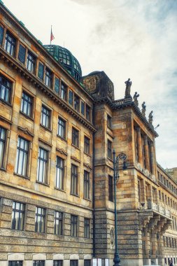 Prague, Çek Cumhuriyeti - Nisan 04: TC Sanayi ve ticari yapılar Prag. Josef Fanta tarafından tasarlanmış. Bina cam kubbe ile.