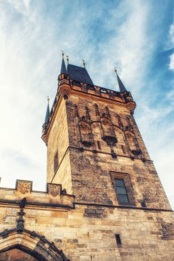 Prague, Çek Cumhuriyeti - Nisan 04: Mala Strana Bridge Tower, Unesco Dünya Mirası, Prag, Bohemya, Çek Cumhuriyeti