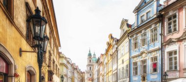 Old Town Prague, Çek Cumhuriyeti, Prag, Çek Cumhuriyeti - Nisan 04: eski, renkli ve süslü binalar.