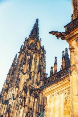 Prague, Çek Cumhuriyeti - Nisan 04: mimari detais Büyükşehir Katedrali Saints Vitus, Wenceslaus ve Adalbert