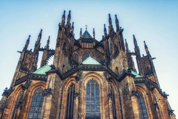 Prague, Çek Cumhuriyeti - Nisan 04: Aziz Büyükşehir katedral Vitus, Wenceslaus ve Adalbert