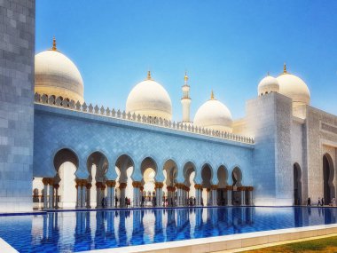 Abu Dhabi, Birleşik Arap Emirlikleri - 20 Haziran 2018: Şeyh Zayed Bin Sultan Al Nahyan Camii, Abu Dhabi, Birleşik Arap Emirlikleri, Orta Doğu