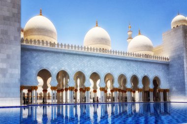 Abu Dhabi, Birleşik Arap Emirlikleri - 20 Haziran 2018: Şeyh Zayed Bin Sultan Al Nahyan Camii, Abu Dhabi, Birleşik Arap Emirlikleri, Orta Doğu